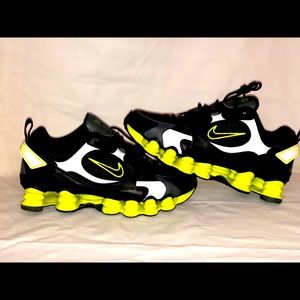 New Nike Shox woman size 8